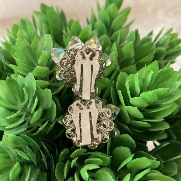 Vintage Aurora Borealis Glass Bead Clip on Earrings. Excellent Condition - Picture 2 of 5